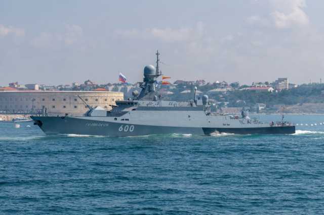 موسكو تحبط هجوما بمُسيّرات بحرية على سفينة حربية وواشنطن ترفض أي ضربات أوكرانية داخل روسيا