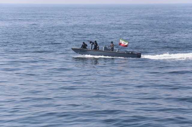 موقع أميركي: لدى إيران إستراتيجية لإعاقة الهيمنة البحرية الأميركية بالشرق الأوسط