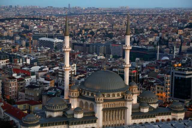 أعلنت وقف تسجيل الأجانب في 1169 حيا.. تركيا تكشف عن أعداد المهاجرين إليها