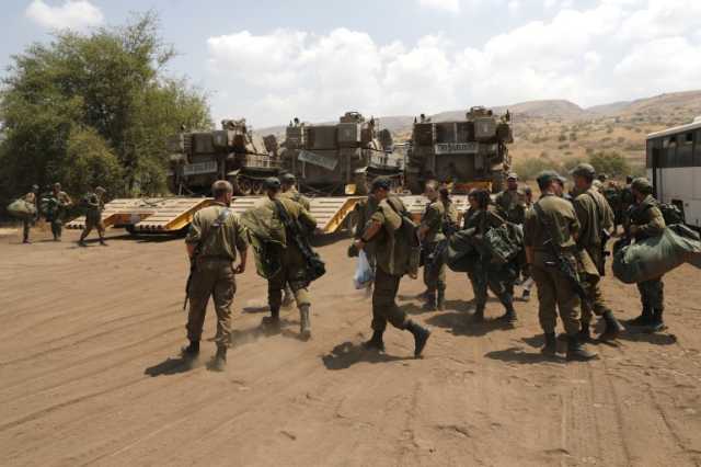 الجيش الإسرائيلي يجمد خدمة ضابط كبير عارض تعديلات القضاء
