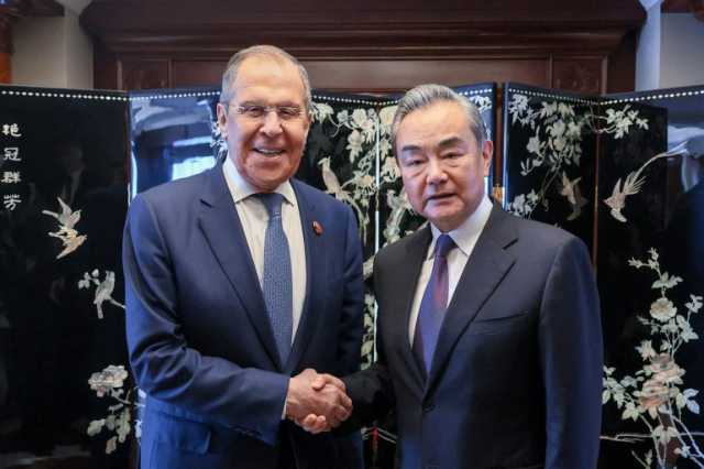 وزيرا الخارجية الصيني والروسي يؤكدان التعاون الإستراتيجي بين بكين وموسكو