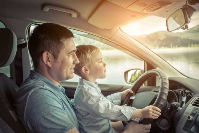 نصائح لأمان طفلك في السيارة