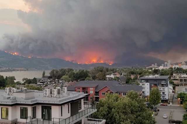 إعلان الطوارئ في مقاطعة كندية واخلاء مدينة بسبب حرائق الغابات