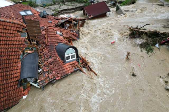تقلبات مناخية غير مسبوقة.. قتلى بفيضانات سلوفينيا والصين والبرتغال تكافح الحرائق وطوارئ جليدية في ألاسكا