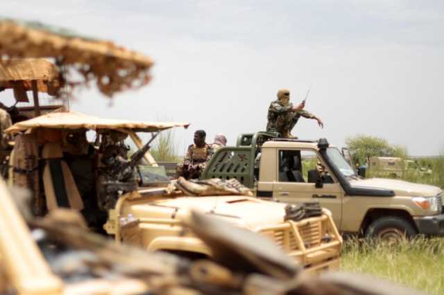 مسلحون يسيطرون على معسكرين للجيش شمال مالي