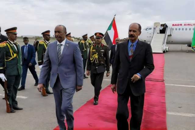 البرهان يصل إلى إريتريا لبحث التطورات في السودان