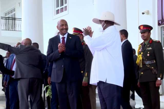 البرهان يلتقي رئيس أوغندا والمعارك تحتدم بمحيط قيادة الجيش