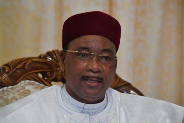 رئيس سابق للنيجر يحذر من خطأ التدخل العسكري