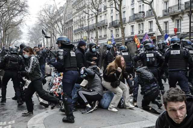 فرنسا.. الحبس الاحتياطي لخمسة شرطيين بتهمة قتل شاب من أصول عربية