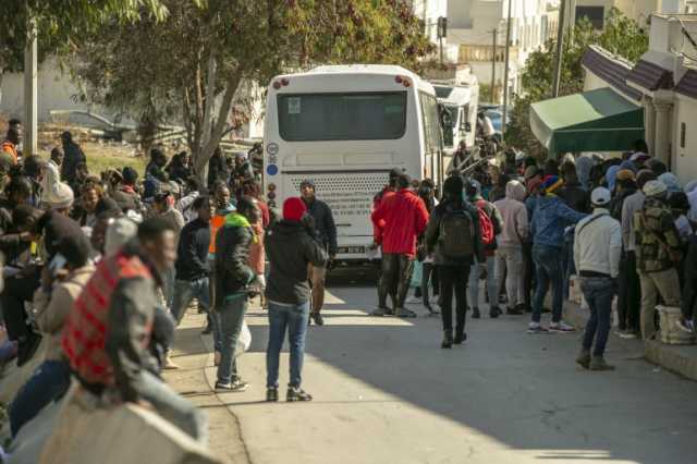 إجلاء قسري لمئات المهاجرين الأفارقة من مخيمات في العاصمة التونسية