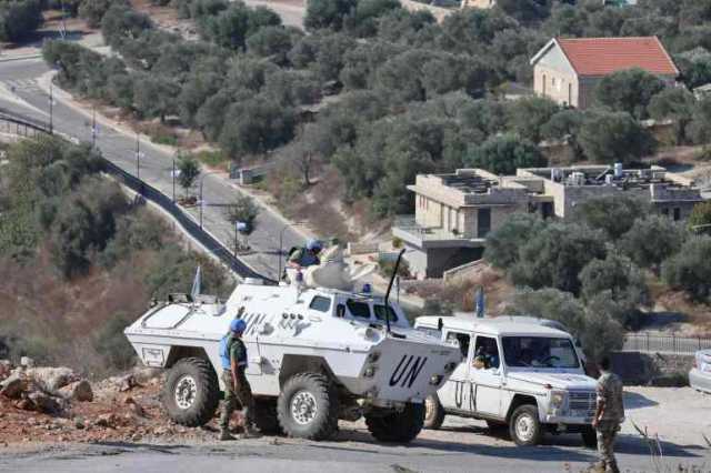 إسرائيل تقصف بلدات حدودية مع لبنان وتحذير أممي من خطر التصعيد