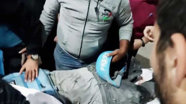 شاهد.. استشهاد وإصابة صحفيين في غارة إسرائيلية على برج سكني بغزة