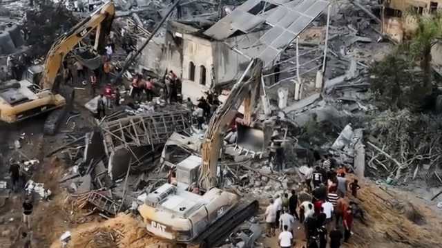 شاهد.. قصف إسرائيلي يسوي عمارات سكنية بالأرض في غزة
