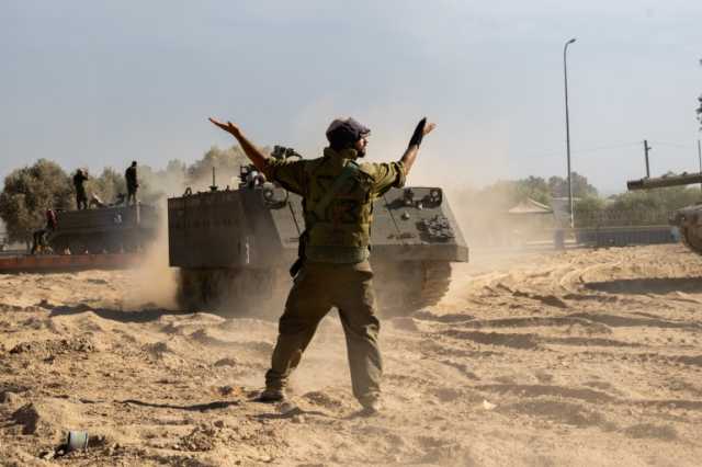 الجيش الإسرائيلي يتوعد بمضاعفة الغارات ويتحين الظروف لدخول غزة