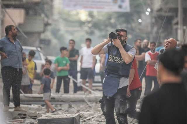 صحفيو غزة بين الواجب المهني والعمل الإنساني