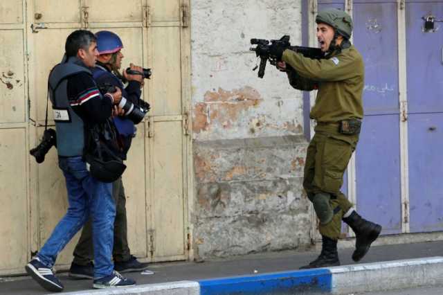 الاحتلال يستهدف صحفيي الضفة بالمنع والاعتقال والقتل
