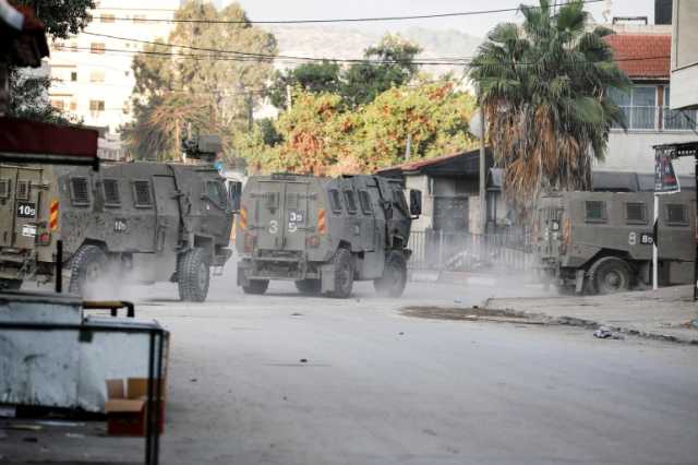قوات الاحتلال تقتحم مجددا مناطق عدة بالضفة وتصيب شابا بالرصاص