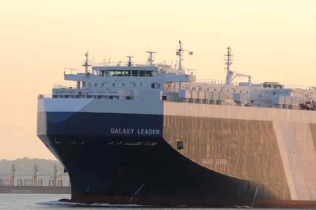 شركات يابانية تغير مسار سفنها بالبحر الأحمر لتجنب هجمات الحوثي
