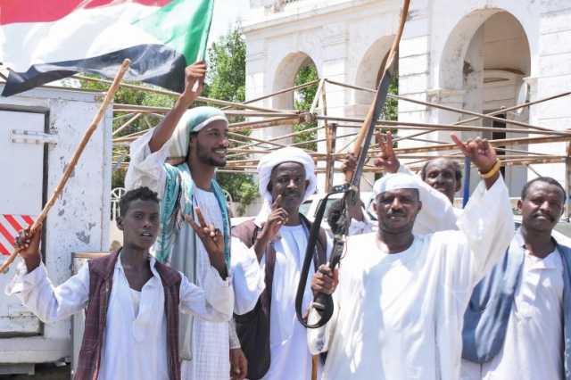 ماذا وراء إعلان المقاومة الشعبية المسلحة في السودان؟