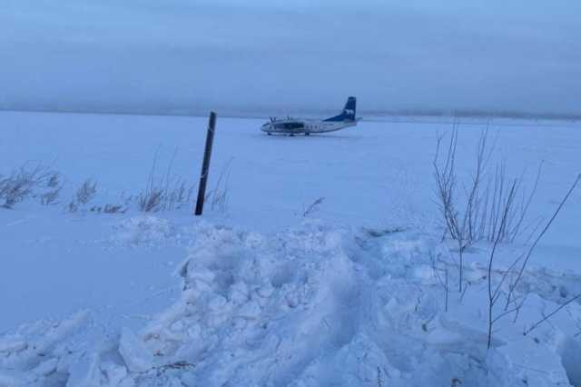 طائرة روسية تهبط بالخطأ فوق نهر متجمد