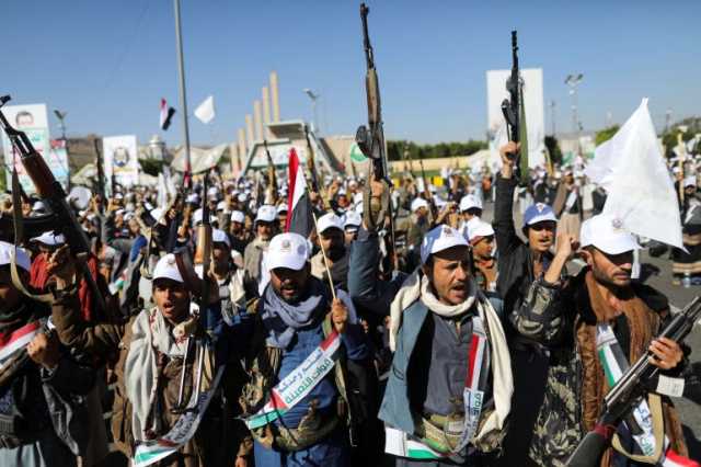 الحوثيون يتوعدون بقصف البوارج الأميركية ردا على أي استهداف