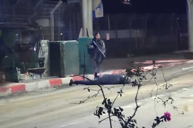 إصابة مجندة وحارس أمن إسرائيليين بعملية طعن جنوب القدس