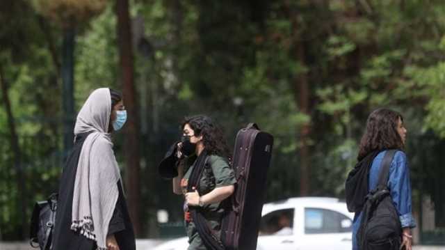 القضاء الإيراني يلاحق صاحب اغنية روسريتو المعادية للحجاب