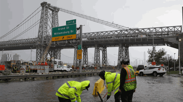 فيضانات عارمة تجتاح نيويورك وتعطل حركة السير