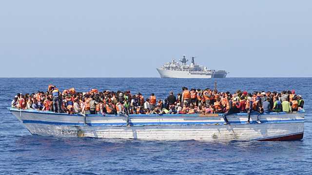 اغلبهم سوريين.. انقاذ عشرات المهاجرين غير الشرعيين قبالة السواحل اللبنانية