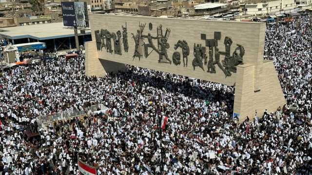 صور جوية لساحة التحرير بعدسة السومرية.. طوفان بشري باللون الأبيض