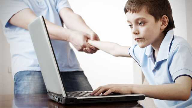 اليونيسف: 90% من أطفال هذه الدولة العربية يستخدمون الإنترنت