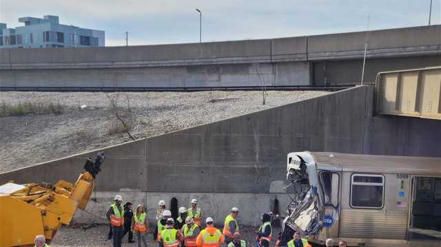 شيكاغو.. ارتفاع حصيلة حادث تصادم قطار بكاسحة الى 38 مصاباً