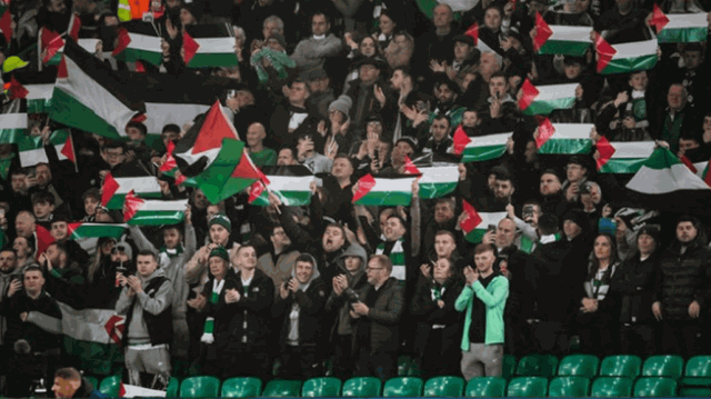 يويفا يغرم ناديا أوروبيا بسبب تلويح جماهيره بأعلام فلسطين