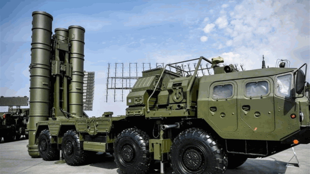 روسيا تزج منظومة S-400 في الحرب مع أوكرانيا