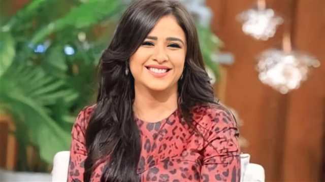 تزوجت مرتين ومكالمة غيَّرت حياتها.. ماذا تعرف عن الفنانة ياسمين عبد العزيز؟