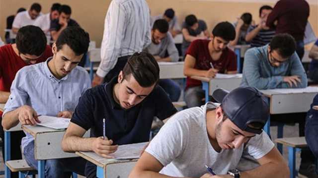 مئات الاف الطلبة يباشرون امتحنات نصف السنة في العراق