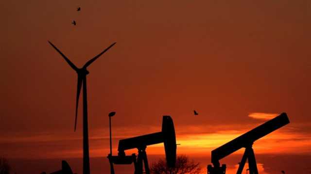 تباين أسعار النفط بفعل توقعات للطلب