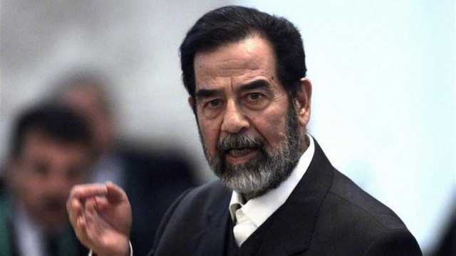 فيديو جديد لصدام حسين بلهجة غريبة يثير الجدل.. هل هو مفبرك؟ (شاهد)