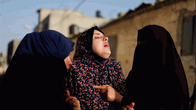 انتظرتهما 10 سنين.. سيدة فلسطينية تفقد طفليها بقصف إسرائيلي
