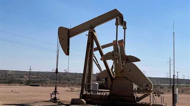 ارتفاع أسعار النفط مع ترقب تقارير توقعات الطلب