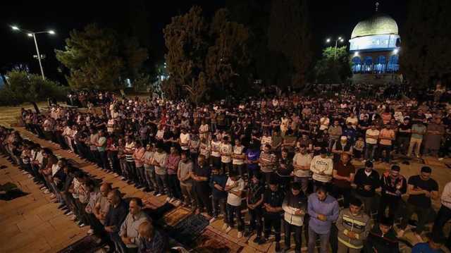 رسالة تحدي.. 35 ألف فلسطيني يصلون التراويح في المسجد الأقصى