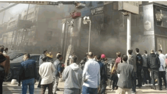 مصر.. حريق هائل في مول تجاري بالقاهرة (فيديو)