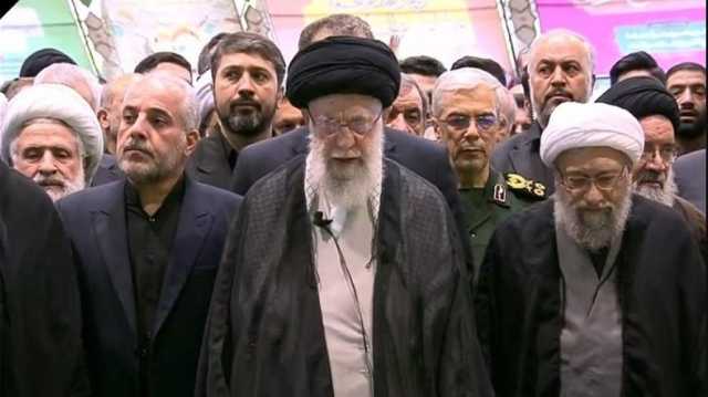 قائد الثورة يصلّي على جثمان رئيسي ورفاقه.. و40 وفدًا رفيعا سيشارك إيران التشييع