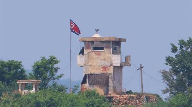 جنود كوريون شماليون يغزون الحدود العسكرية مع كوريا الجنوبية.. ماذا يجري؟