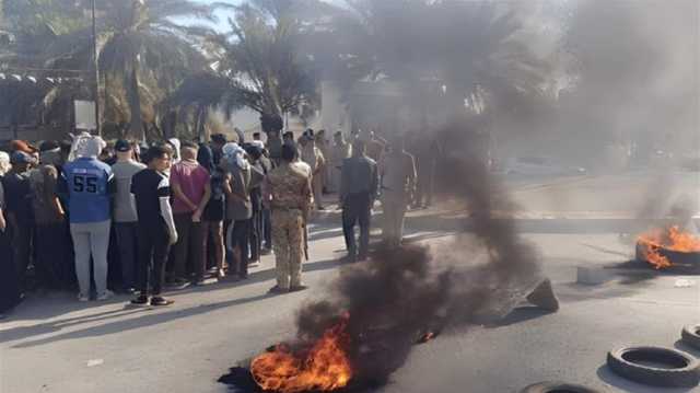 إطلاق قنابل صوتية ودخانية على المتظاهرين في الديوانية (فيديو)