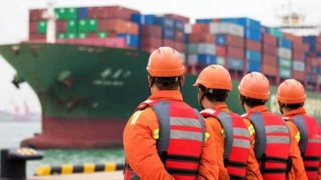 الصين تسجل أسوأ انخفاض في صادراتها منذ بداية وباء كورونا