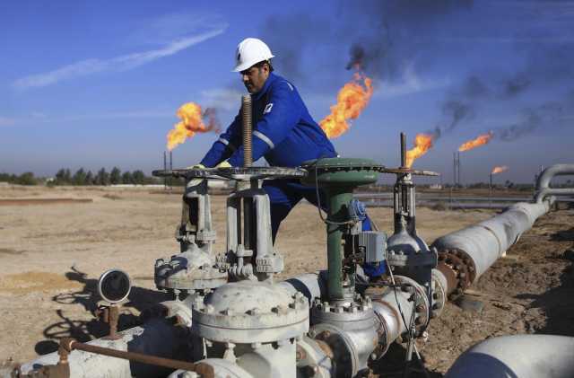 العراق يحقق 8 مليار و 997 مليون دولار من بيع النفط خلال آب الماضي