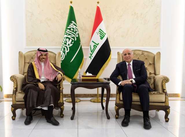 وزير الخارجيَّة يستقبل نظيره السعودي في مطار بغداد الدولي