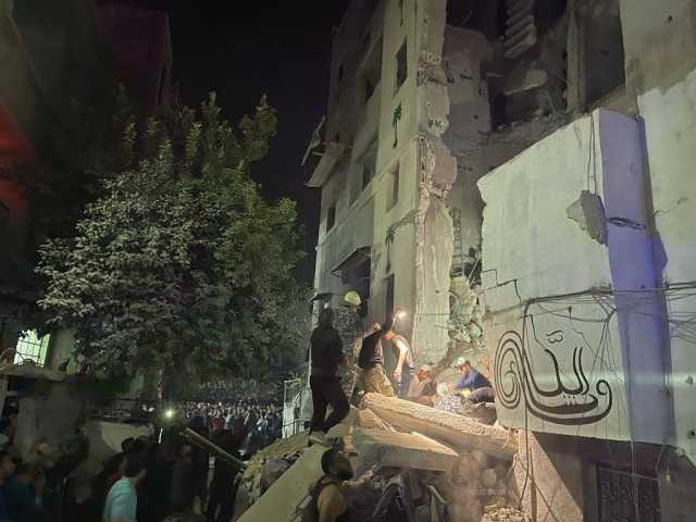 بالصور.. إصابة 14 شخصاً بانهيار مبنى سكني في دمشق