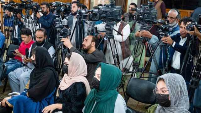 الإعلام الأفغاني يصارع الموت.. صحفيون توجهوا لوظائف جديدة وآخرون باعوا أعضاءهم